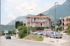 Отель Apartments Petricevic  Сутоморе